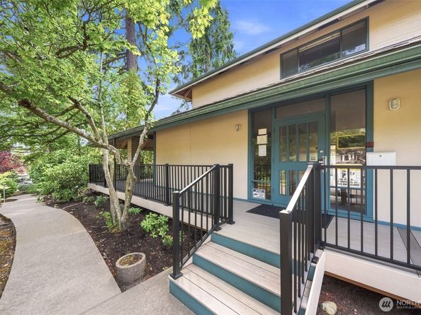 5630 200th Street SW B306, Lynnwood WA 98036
