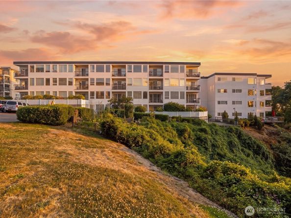 1111 S Atlantic Street 408, Seattle WA 98134