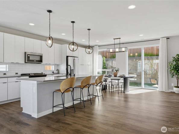 22615 69th Place W, Mountlake Terrace WA 98043
