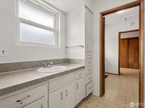 7502 Beverly Lane, Everett WA 98203