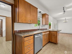 7502 Beverly Lane, Everett WA 98203