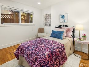 11059 SE 31st Street, Bellevue WA 98004