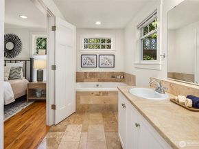 11059 SE 31st Street, Bellevue WA 98004