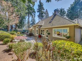 1434 108th Avenue NE, Bellevue WA 98004