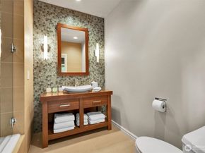 1434 108th Avenue NE, Bellevue WA 98004