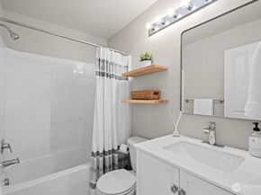 15325 SE 155th Place Q5, Renton WA 98058