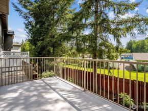 15325 SE 155th Place Q5, Renton WA 98058