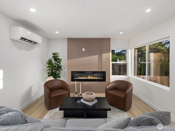 12042 5th Avenue NE, Seattle WA 98125