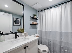 7511 41st Avenue NE, Seattle WA 98115