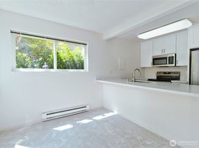 3015 127th Place SE N12, Bellevue WA 98005