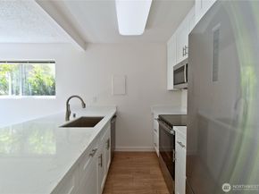 3015 127th Place SE N12, Bellevue WA 98005