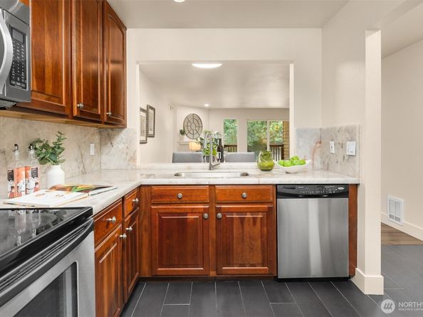 515 Newport Way NW B3, Issaquah WA 98027