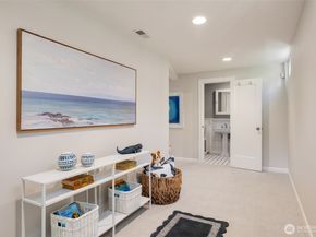3824 48th Avenue NE, Seattle WA 98105