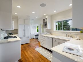 3824 48th Avenue NE, Seattle WA 98105