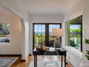 3824 48th Avenue NE, Seattle WA 98105