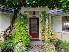 3824 48th Avenue NE, Seattle WA 98105