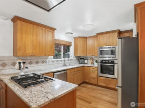 35626 13th Avenue SW, Federal Way WA 98023