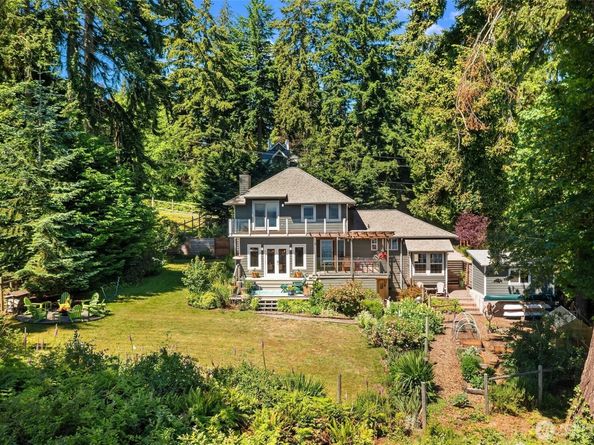 21206 SW Tramp Harbor Road, Vashon WA 98070