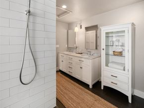 21206 SW Tramp Harbor Road, Vashon WA 98070