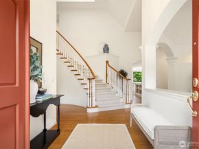 26207 NE 34th Street, Redmond WA 98053