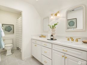 26207 NE 34th Street, Redmond WA 98053