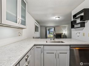 280 NW Newport Way B14, Issaquah WA 98027