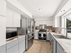 13741 SE 201st Street, Kent WA 98042