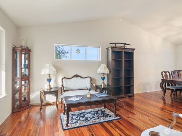 4851 NW Walgren Drive, Silverdale WA 98383