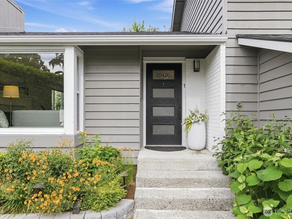 20426 73rd Place NE, Kenmore WA 98028