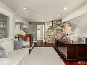 4560 ISLAND Avenue, Bainbridge Island WA 98110