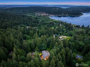 4560 ISLAND Avenue, Bainbridge Island WA 98110
