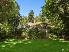 4560 ISLAND Avenue, Bainbridge Island WA 98110