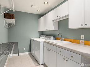 4560 ISLAND Avenue, Bainbridge Island WA 98110