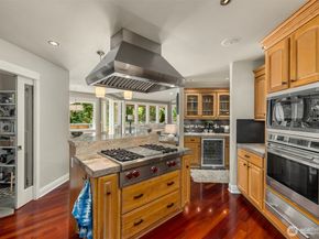 4560 ISLAND Avenue, Bainbridge Island WA 98110