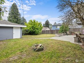 2001 NE 12th Street, Renton WA 98056