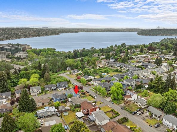 2001 NE 12th Street, Renton WA 98056