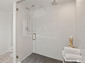 2001 NE 12th Street, Renton WA 98056