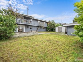 2001 NE 12th Street, Renton WA 98056