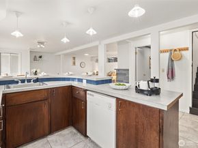 2001 NE 12th Street, Renton WA 98056