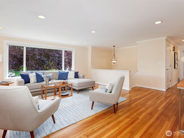 14101 Phinney Avenue N, Seattle WA 98133