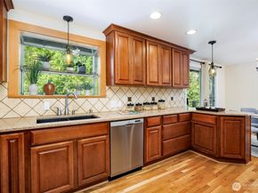 14101 Phinney Avenue N, Seattle WA 98133