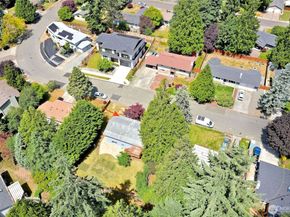 10417 NE 142 Street, Kirkland WA 98034