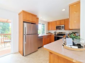 10417 NE 142 Street, Kirkland WA 98034