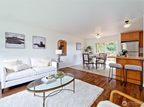 10417 NE 142 Street, Kirkland WA 98034
