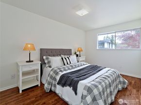 10417 NE 142 Street, Kirkland WA 98034