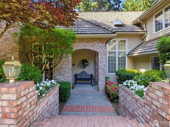 13713 209th Avenue NE, Woodinville WA 98077