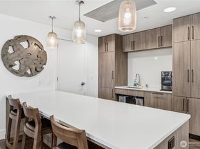 910 Lenora Street S809, Seattle WA 98121
