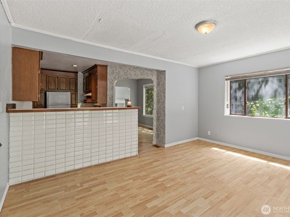 9059 Carkeek Drive S, Seattle WA 98118