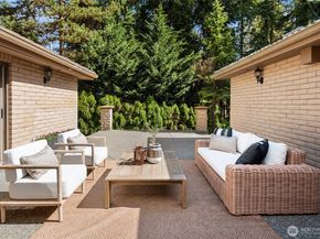 13214 180th Avenue NE, Redmond WA 98052