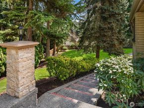 13214 180th Avenue NE, Redmond WA 98052